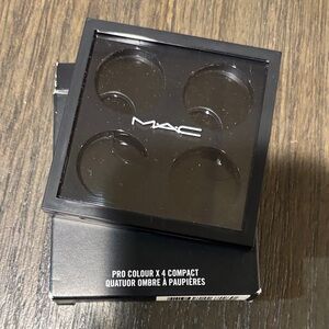 MAC Pro Colour 4x Compact